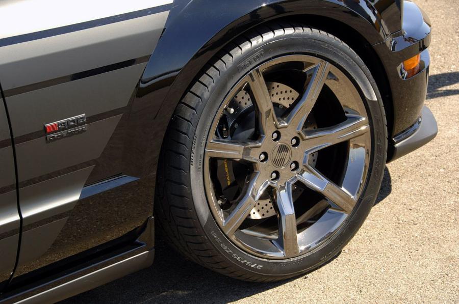 Детали экстерьера Saleen Dark Horse 2009 года  (фото 32 из 34)